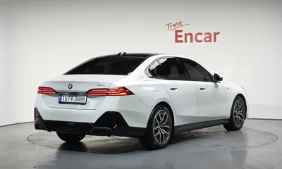 BMW 5-Series 2024, 7706 км, за 40066.19 USD