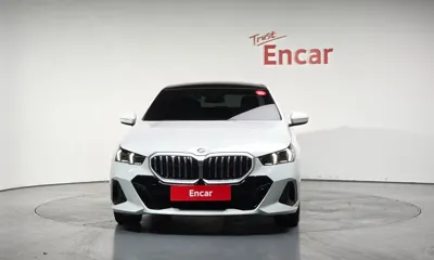 BMW 5-Series 2024, 7706 км, за 40066.19 USD