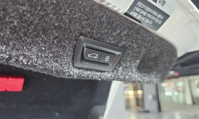 BMW 5-Series 2024, 7706 км, за 40066.19 USD - фото 20