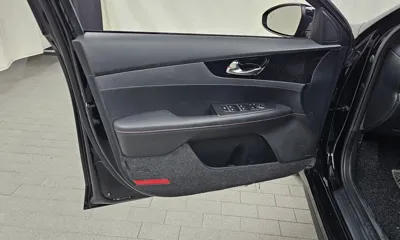 Kia K3 2022, 101393 км, за 11008.27 USD - фото 24