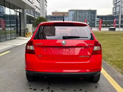 Skoda Rapid Spaceback 2018, 73000 км, за 4643.36 USD - фото 6