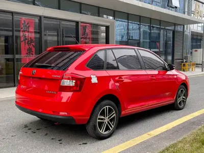Skoda Rapid Spaceback 2018, 73000 км, за 4643.36 USD - фото 7