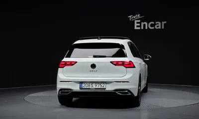 Volkswagen Golf 2024, 42115 км, за 20477.14 USD