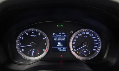 Hyundai Grandeur 2018, 123755 км, за 5907.84 USD - фото 8