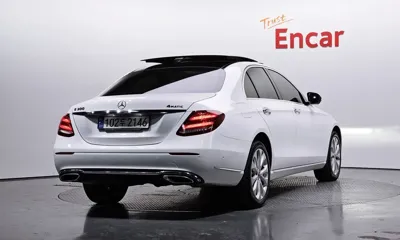 Mercedes-Benz E-Class 2017, 77089 км, за 17329.66 USD