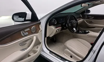 Mercedes-Benz E-Class 2017, 77089 км, за 17329.66 USD - фото 11