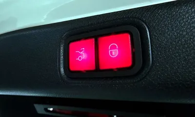 Mercedes-Benz E-Class 2017, 77089 км, за 17329.66 USD - фото 18