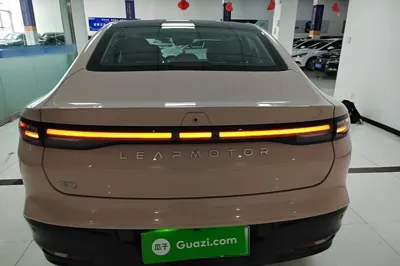 Leapmotor B01 2025, 11100 км, за 16256 USD