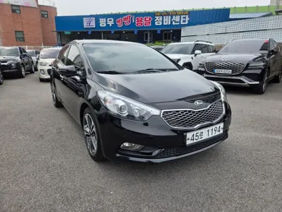 Kia K3 2013, 143083 км, за 3275.57 USD