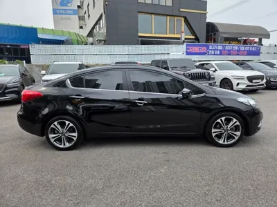 Kia K3 2013, 143083 км, за 3275.57 USD