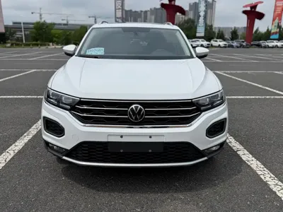 Volkswagen T-Roc 2021, 30000 км, за 15273.39 USD