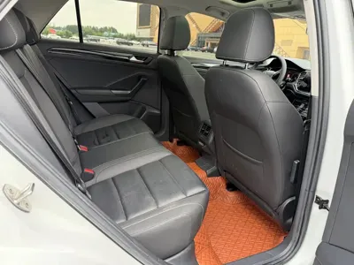 Volkswagen T-Roc 2021, 30000 км, за 15273.39 USD - фото 17