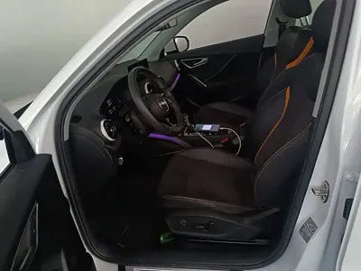 Audi Q2L e-tron