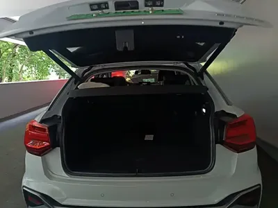 Audi Q2L e-tron