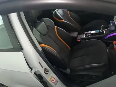Audi Q2L e-tron