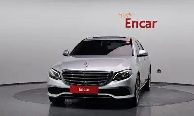 Mercedes-Benz E-Class 2017, 120884 км, за 13128.53 USD
