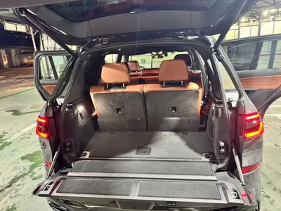 BMW X7 2025, 3810 км, за 108143.38 USD - фото 9