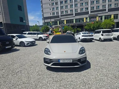 Porsche Panamera · 2022 год