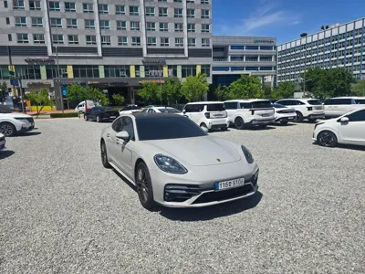 Porsche Panamera 2022, 11900 км, за 90553.79 USD
