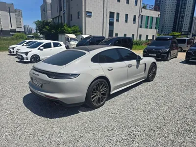 Porsche Panamera 2022, 11900 км, за 90553.79 USD