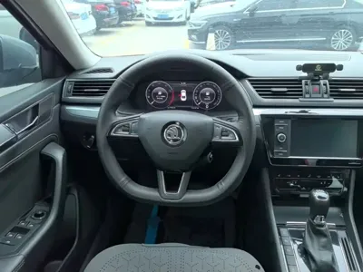 Skoda Superb 2020, 116100 км, за 8754.98 USD - фото 11