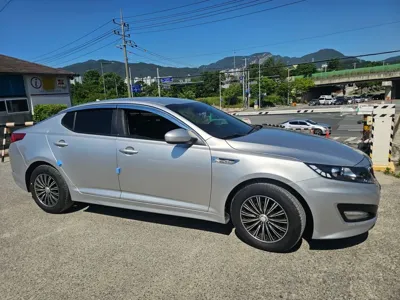 Kia K5 2011, 162182 км, за 2535.27 USD