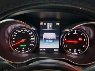 Mercedes-Benz C-Class 2018, 200000 км, за 7817.59 USD