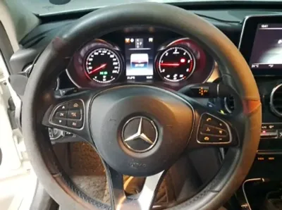 Mercedes-Benz C-Class 2018, 200000 км, за 7817.59 USD
