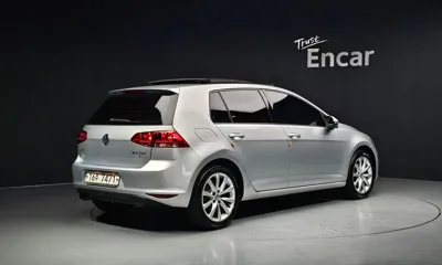 Volkswagen Golf 2015, 112217 км, за 5054.48 USD