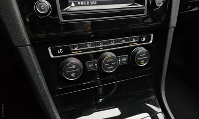 Volkswagen Golf 2015, 112217 км, за 5054.48 USD - фото 17