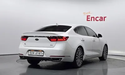 Kia K7 2017, 111936 км, за 8060.79 USD