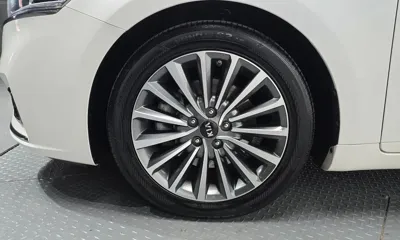 Kia K7 2017, 111936 км, за 8060.79 USD