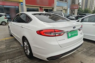 Ford Mondeo 2017, 102300 км, за 8134 USD