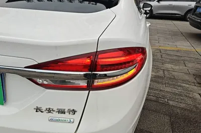 Ford Mondeo 2017, 102300 км, за 8134 USD - фото 9