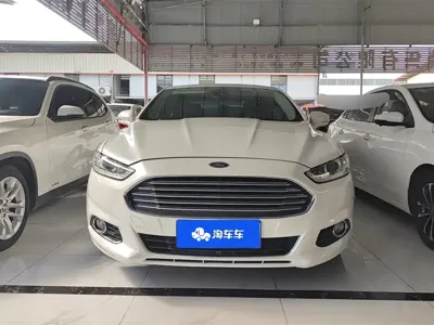 Ford Mondeo 2015, 104100 км, за 5212.83 USD