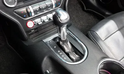 Ford Mustang 2015, 128970 км, за 11270.36 USD - фото 9