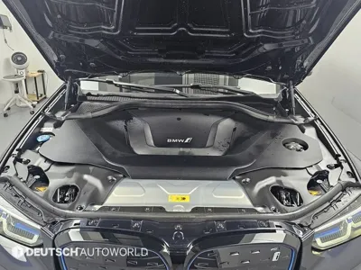 BMW iX3 2024, 34330 км, за 35830.64 USD - фото 6