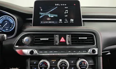 Genesis G70