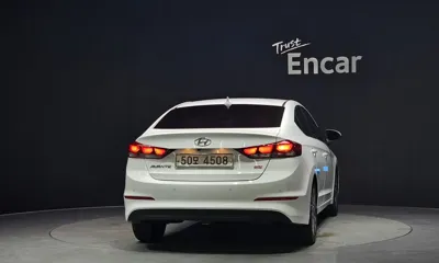 Hyundai Avante 2017, 156893 км, за 5139.22 USD