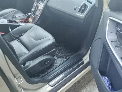 Volvo XC60 2017, 133400 км, за 10093.98 USD - фото 8