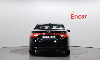 Hyundai Grandeur 2014, 182810 км, за 2841.1 USD