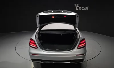 Mercedes-Benz E-Class 2018, 70428 км, за 16576.73 USD - фото 19