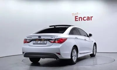 Hyundai Sonata 2014, 50513 км, за 5776.55 USD