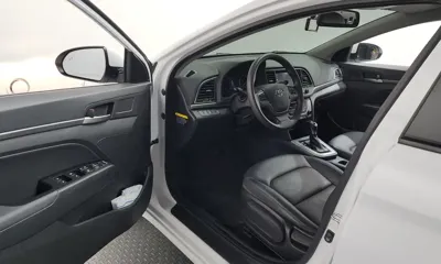 Hyundai Avante 2018, 82910 км, за 7781.46 USD - фото 10