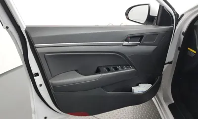 Hyundai Avante 2018, 82910 км, за 7781.46 USD - фото 24