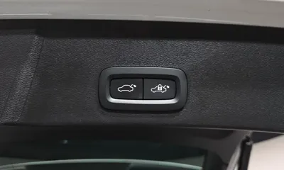 Volvo XC40 2023, 98179 км, за 19036.37 USD - фото 32