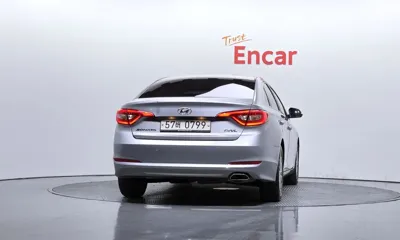 Hyundai Sonata 2016, 121374 км, за 5274.06 USD