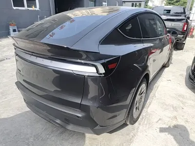 Tesla Model Y L 2026, 100 км, за 46997.32 USD