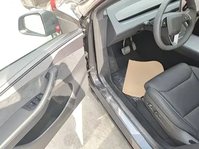 Tesla Model Y L