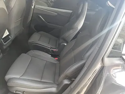 Tesla Model Y L